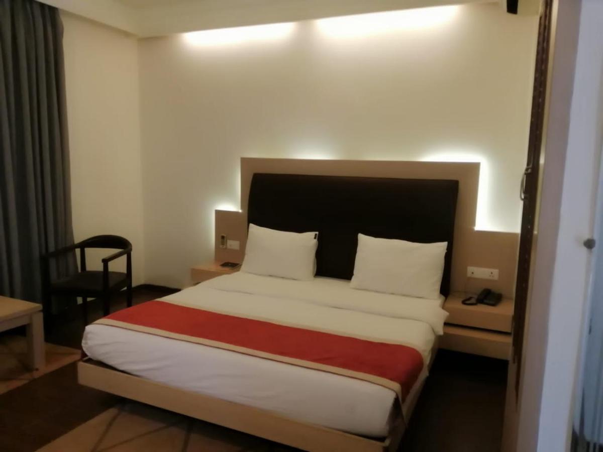 Kingston Resort Κανπούρ Εξωτερικό φωτογραφία