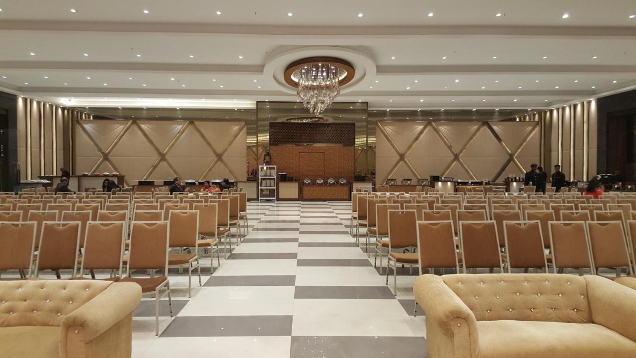 Kingston Resort Κανπούρ Εξωτερικό φωτογραφία