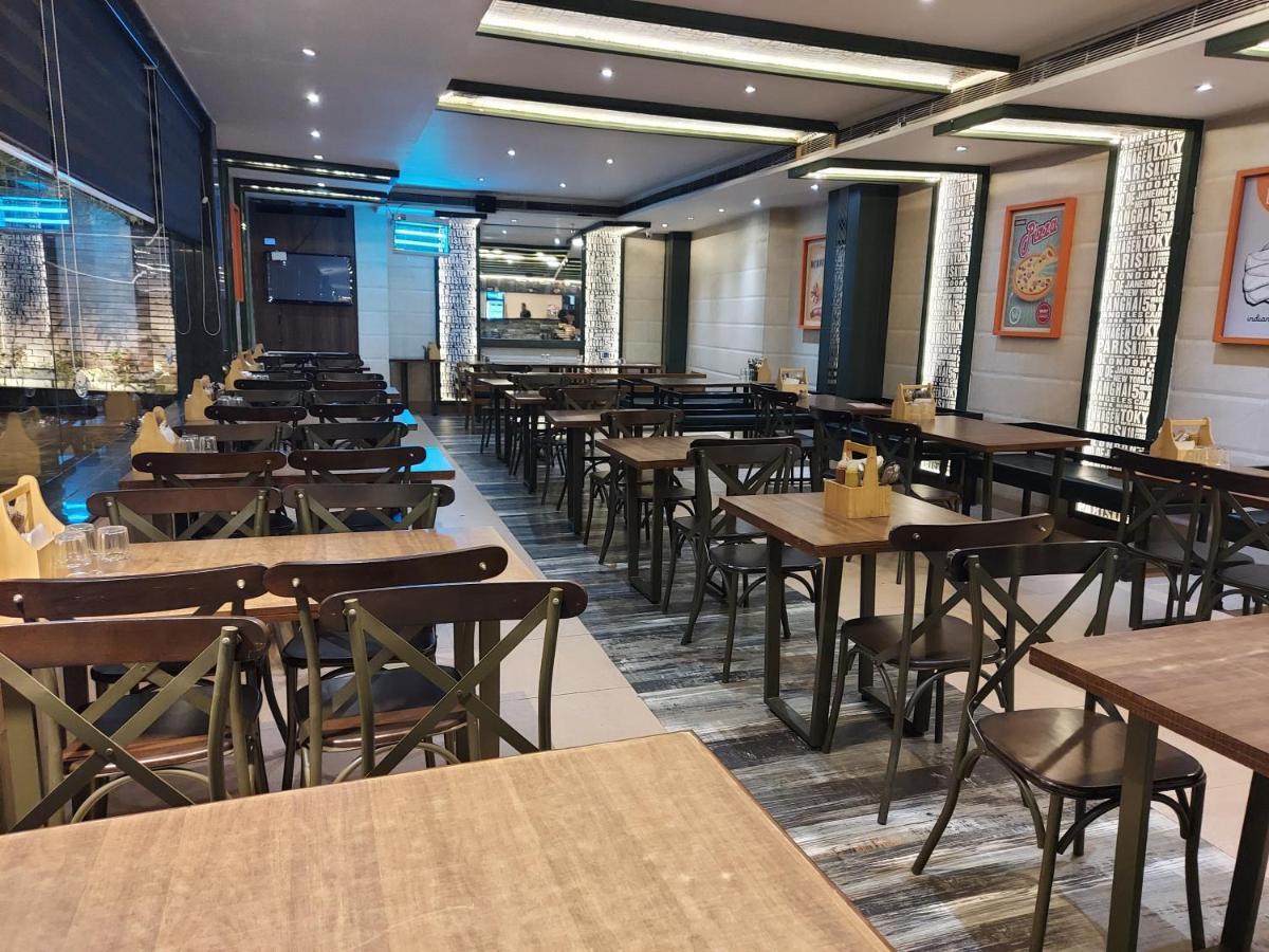 Kingston Resort Κανπούρ Εξωτερικό φωτογραφία